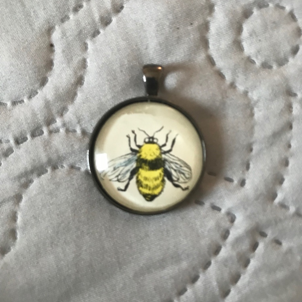 Bumble bee pendant